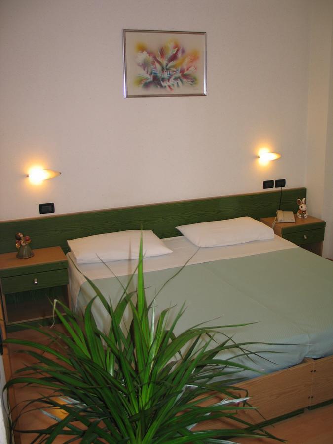 Hotel Levico เลวิโกแตร์เม ภายนอก รูปภาพ